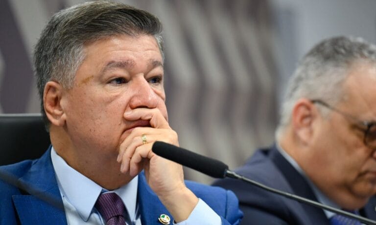 Imagem: Senador Carlos Viana. Foto: Andressa Anholete/Agência Senado